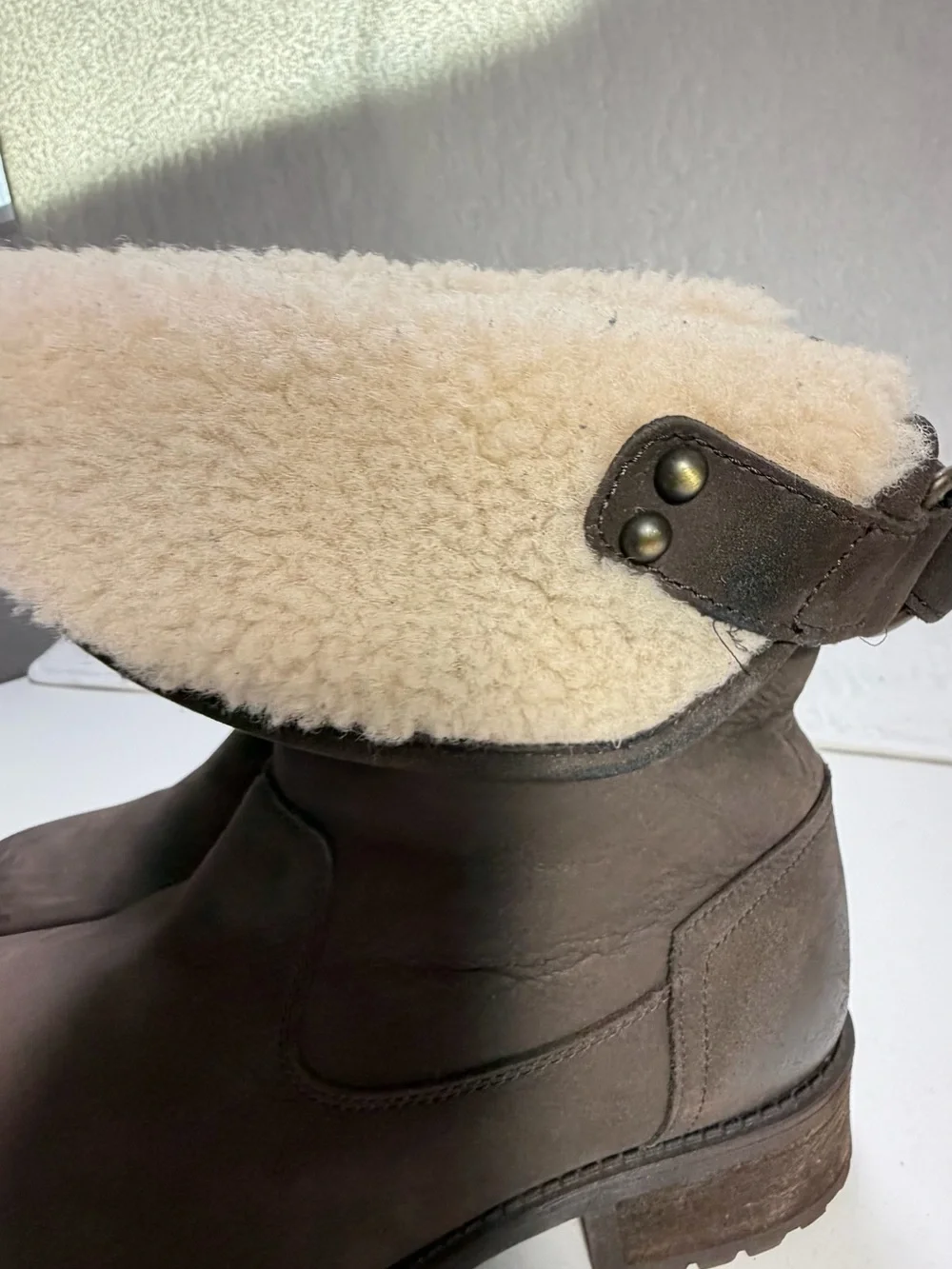 UGG Aldon Leather Wool Cuff Boots Stout Brown Women’s Size 8 winter boots